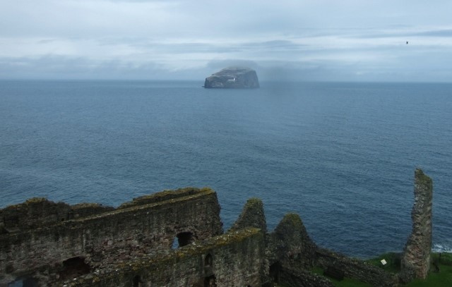 ©-2015-Tudor-Times-–-The-view-from-Tantallon-Castle-to-Bass-Rock-Firth-of-Forth